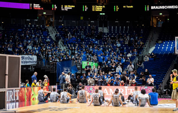 他是一位 他是一位