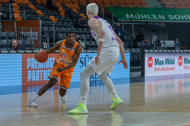 他的到来无 他的到来无